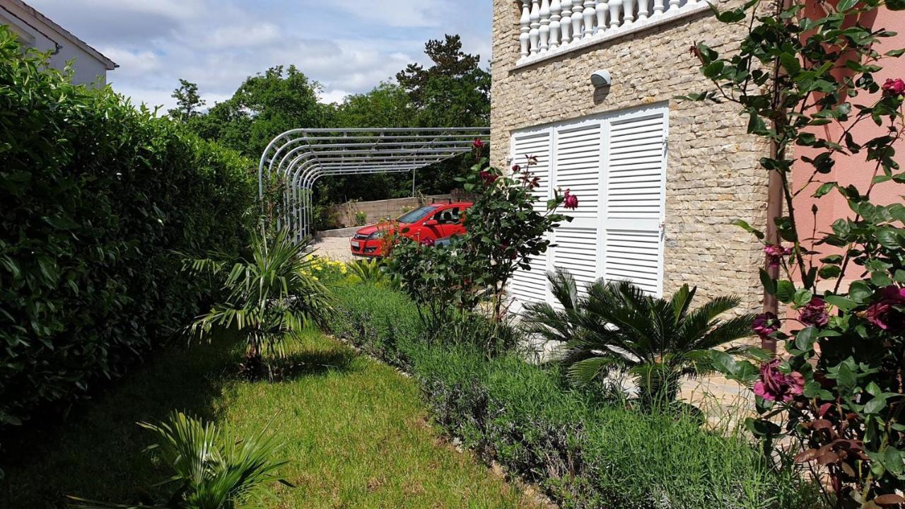 Apartments Jela Sveti Vid-Miholjice Εξωτερικό φωτογραφία