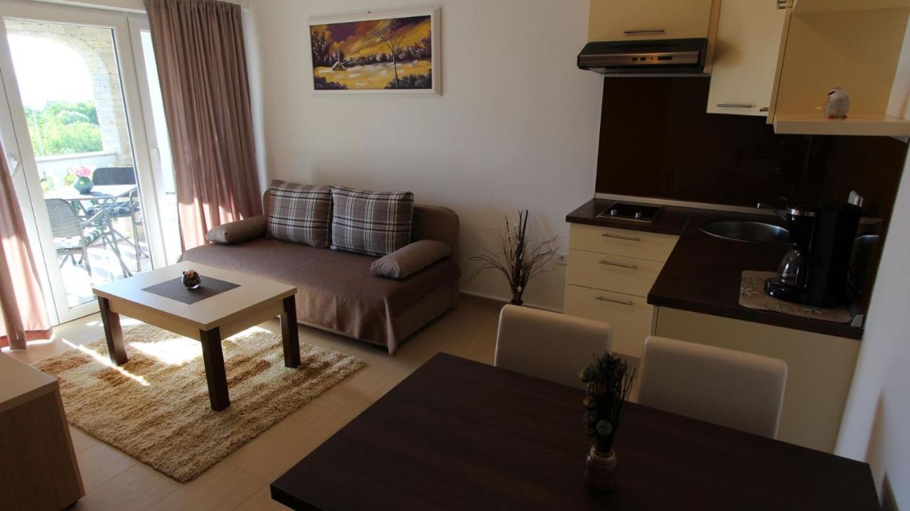 Apartments Jela Sveti Vid-Miholjice Εξωτερικό φωτογραφία