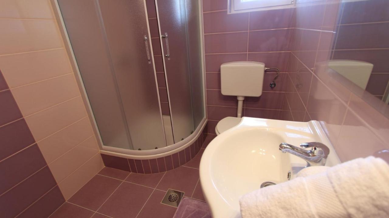 Apartments Jela Sveti Vid-Miholjice Εξωτερικό φωτογραφία